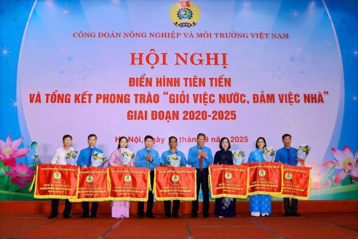 5 năm Phong trào “Giỏi việc nước, đảm việc nhà” giai đoạn 2020 - 2025 và biểu dương điển hình tiên tiến Công đoàn Nông nghiệp và Môi trường