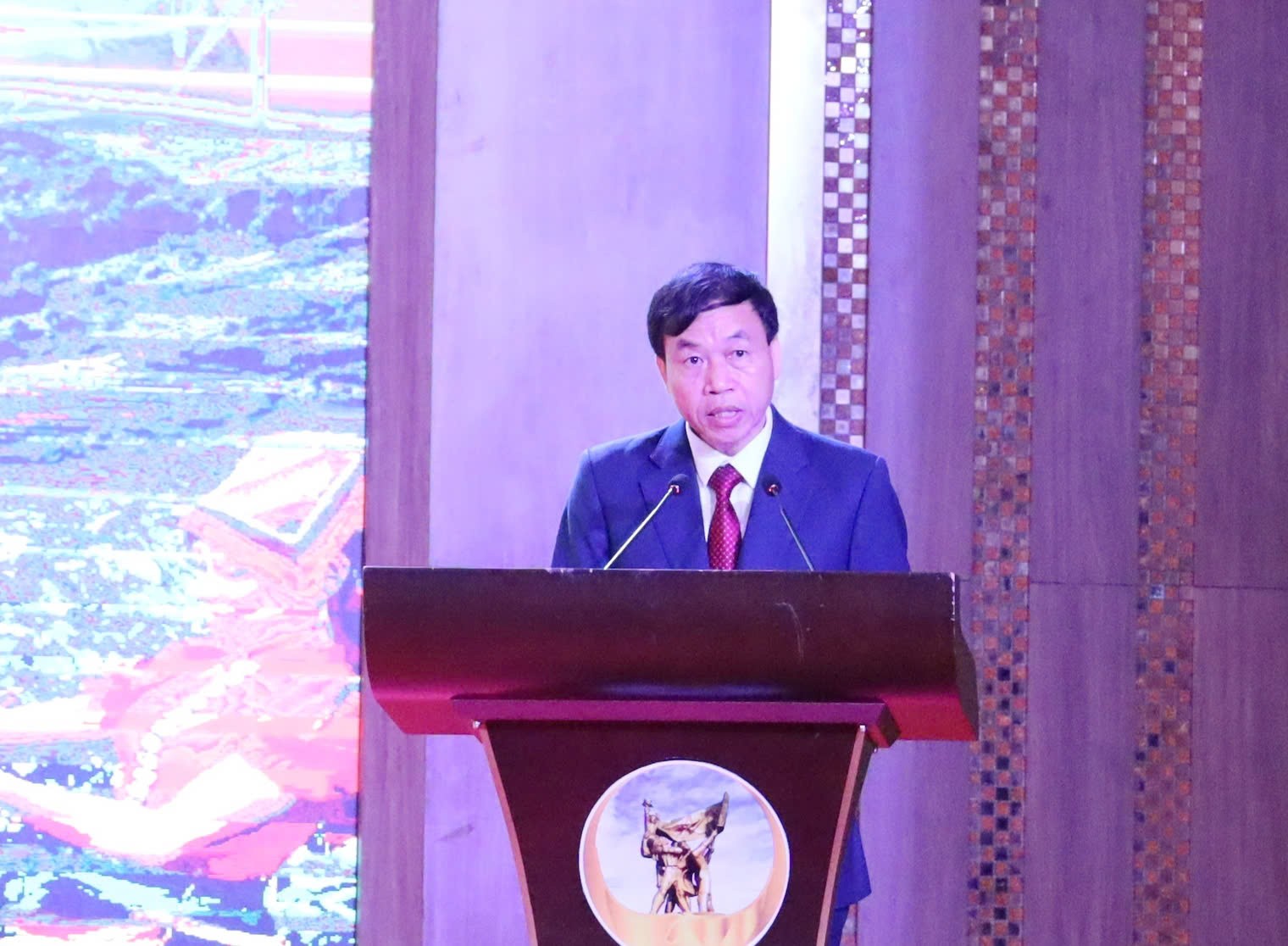 ong-luong-1778487933.jpg