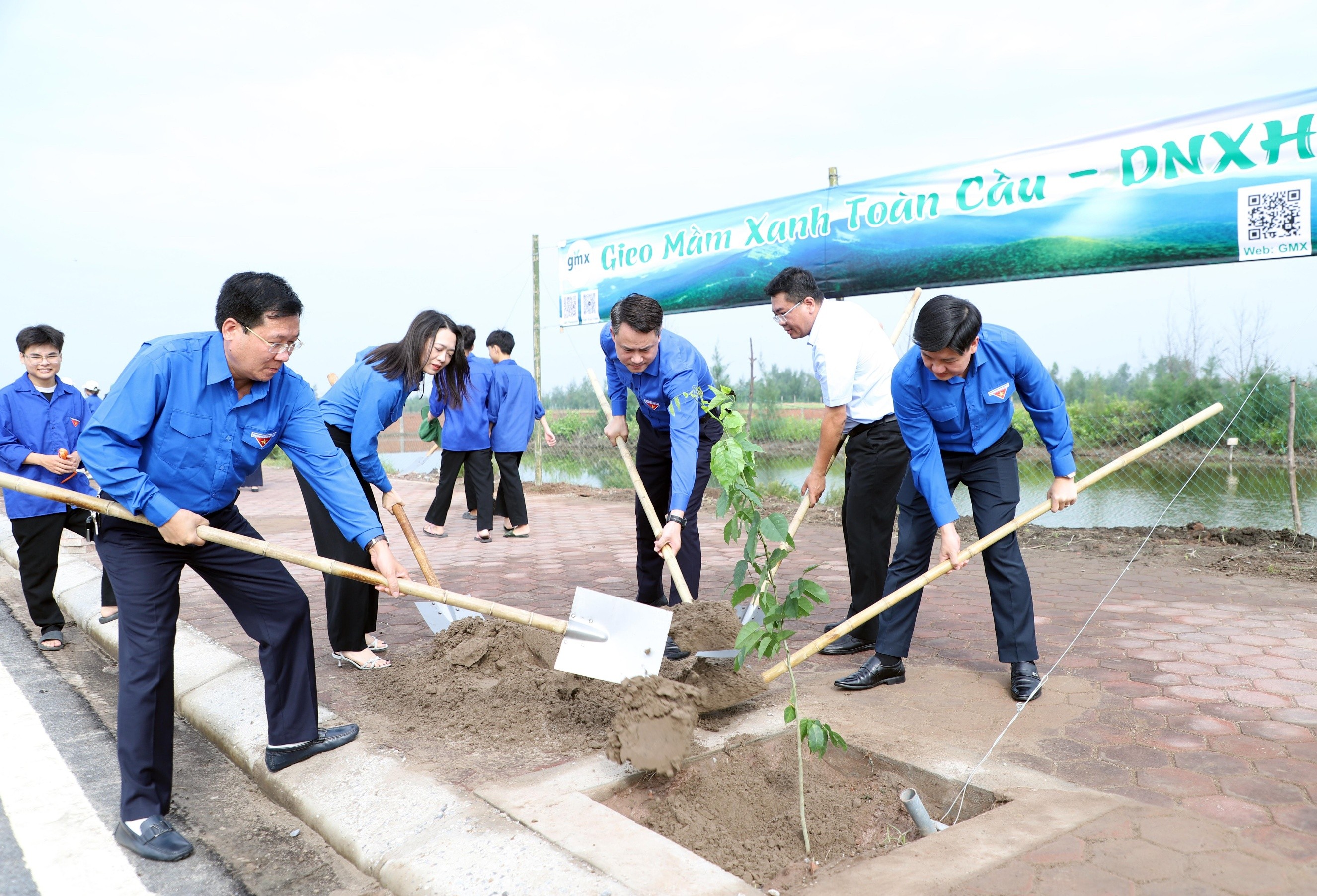 image005-1786790812.jpg