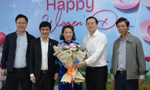 Khi những bông hoa kể câu chuyện tri ân