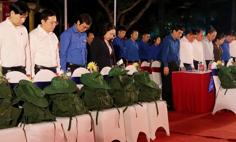 Nghệ An: Lễ thắp nến tri ân các Anh hùng liệt sĩ cấp Quốc gia tại Nghĩa trang Việt - Lào